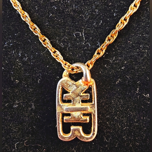 Givenchy Jewelry - ✨️Givenchy 4G Logo Pendant Vintage Gold Tone Rope Chain Necklace✨️